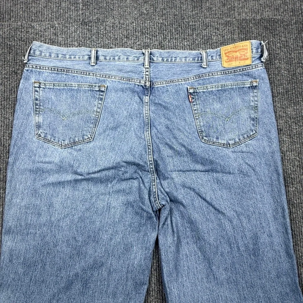Levis 550 Relaxed Fit Blue Denim Jeans Mens 48x30 Medium Wash Tapered Leg